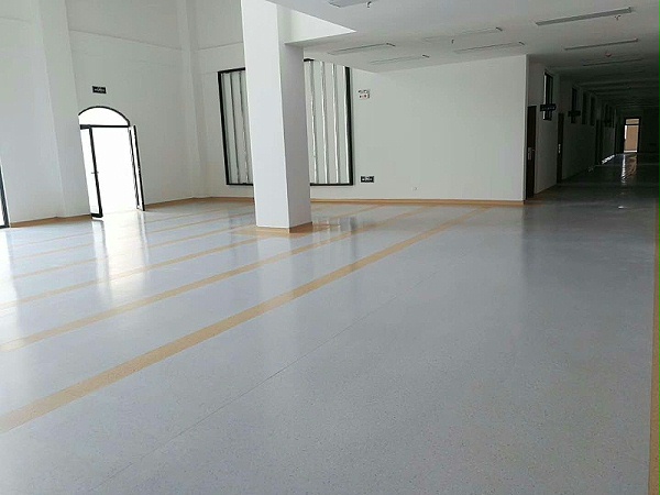 安徽师范大学附属郑蒲港学校博凯PVC复合地板铺设效果图1