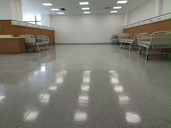 泰州市新中医院洁福地板同质透心系列铺设效果图3