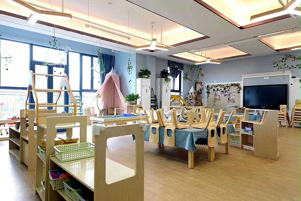 南京华德琳幼儿园阿姆斯壮PVC塑胶地板铺设案例