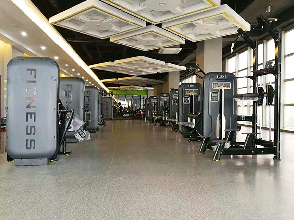 海陵区百斯特健身会所铺设博凯复合地板案例